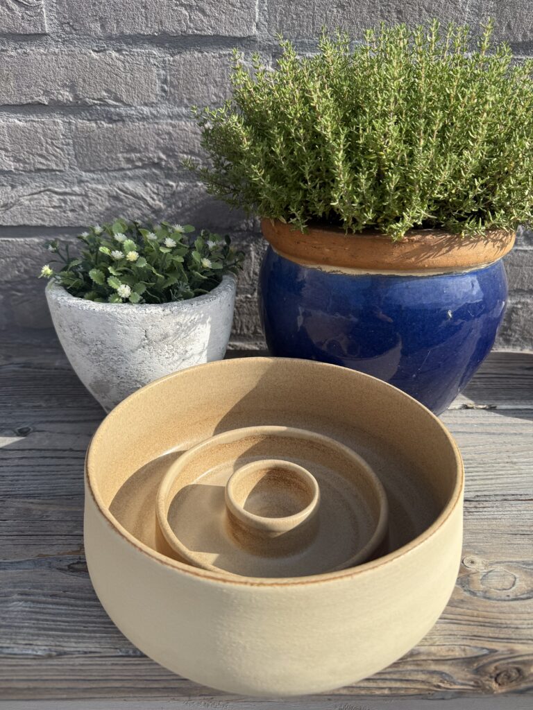 Kom medium slowfeeder beige